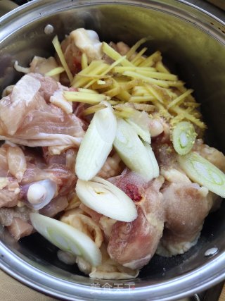 炸鸡的做法步骤：3