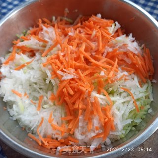 萝卜丝鸡蛋饼的做法步骤：1