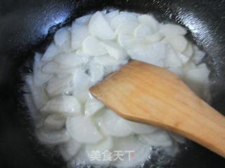 肥牛片炒萝卜的做法步骤：4