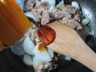 肥牛片炒萝卜的做法步骤：6