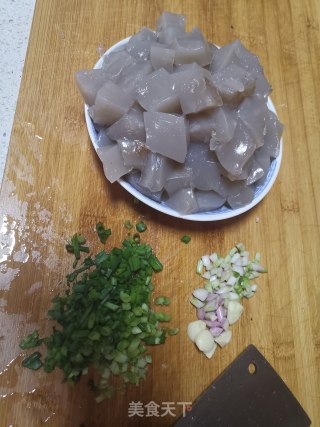 家常炒凉粉的做法步骤：3