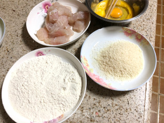 香酥龙利鱼的做法步骤：1