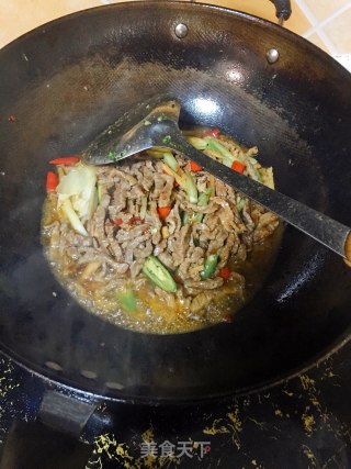小炒牛肉的做法步骤：3