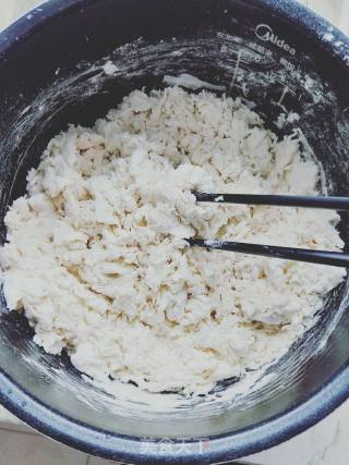 韭菜鸡蛋馅馅饼和饺子的做法步骤：1