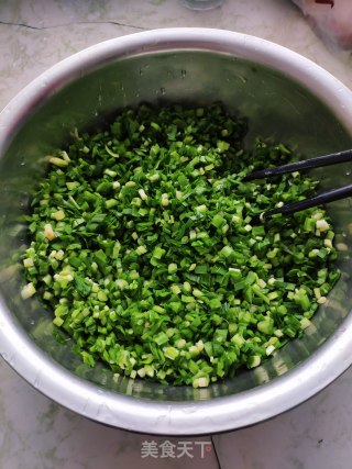 韭菜鸡蛋馅馅饼和饺子的做法步骤：4