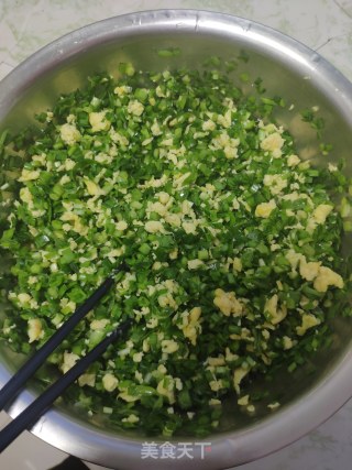 韭菜鸡蛋馅馅饼和饺子的做法步骤：5