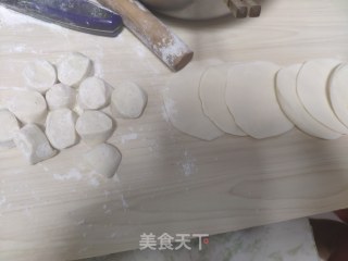 韭菜鸡蛋馅馅饼和饺子的做法步骤：8