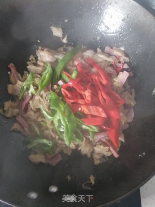酸菜炒腊肉的做法步骤：8