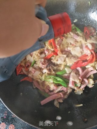酸菜炒腊肉的做法步骤：9