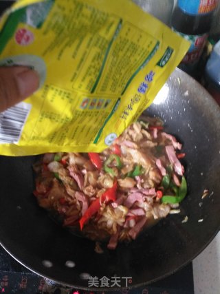 酸菜炒腊肉的做法步骤：10