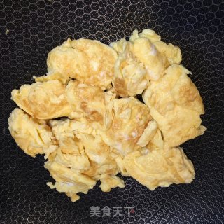 鸡蛋炒洋葱的做法步骤：3