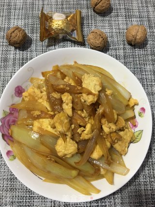 鸡蛋炒洋葱的做法步骤：8