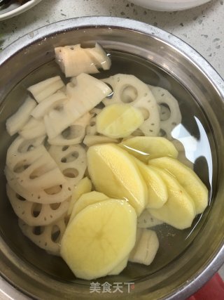 自制简单麻辣烫的做法步骤：1