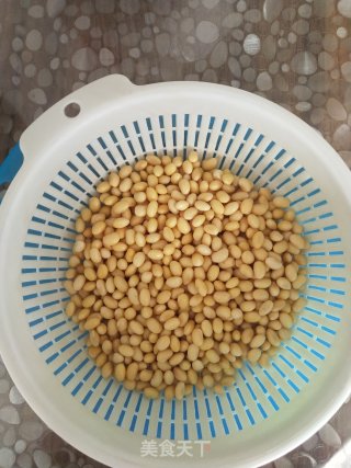 黄豆炖猪肘子的做法步骤：8