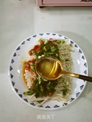 蒜蓉金针菇的做法步骤：7