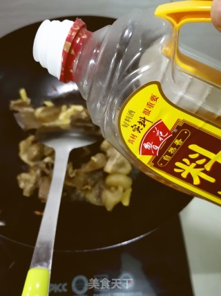 咸鸭烧毛豆的做法步骤：3