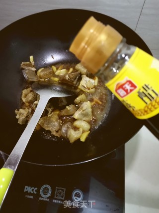 咸鸭烧毛豆的做法步骤：5