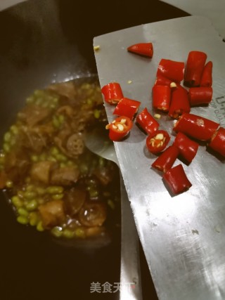 咸鸭烧毛豆的做法步骤：8