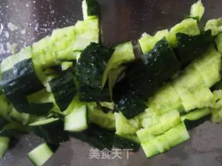 黄瓜老醋花生的做法步骤：3