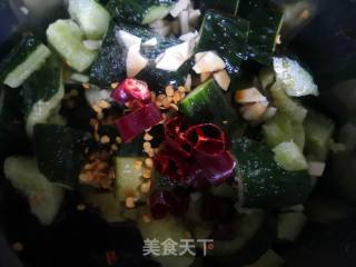 黄瓜老醋花生的做法步骤：4