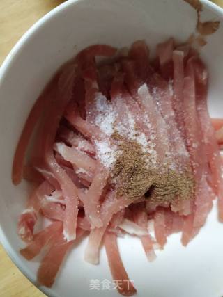 小酥肉丝的做法步骤：2