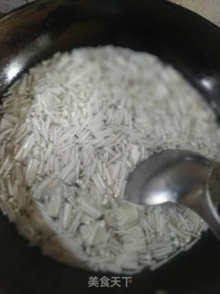 金针菇鸡蛋汤的做法步骤：4