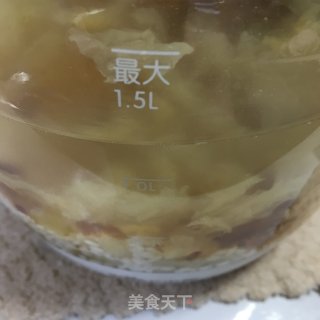 桃胶银耳糯米粥的做法步骤：2