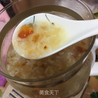 桃胶银耳糯米粥的做法步骤：4