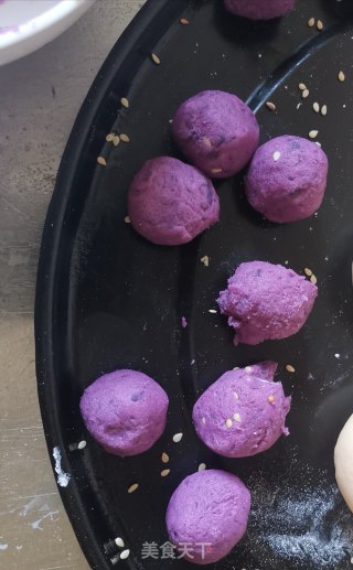奶香紫薯麻球的做法步骤：8