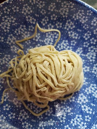 卤肉拌伊面的做法步骤：1