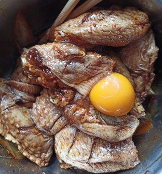 街头酥炸鸡翅的做法步骤：5