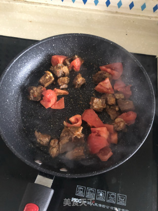 莴笋丁焖牛肉的做法步骤：3
