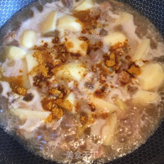咖喱土豆烧鸡块的做法步骤：7