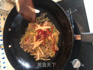 酸辣鸡杂木耳粉丝的做法步骤：4