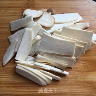 炒杏鲍菇的做法步骤：1