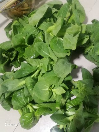 炒上海青菜心的做法步骤：1
