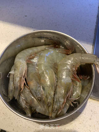 油焖大虾的做法步骤：1