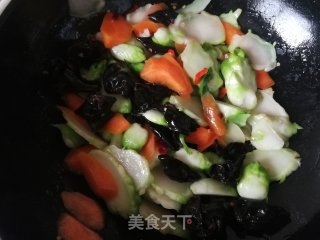 胡萝卜木耳炒儿菜的做法步骤：10