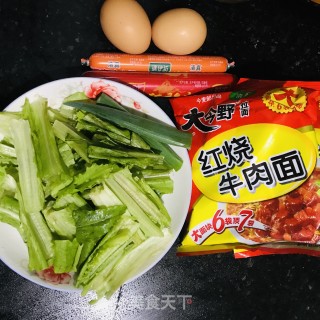 炒方便面的做法步骤：1