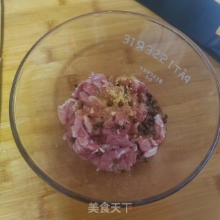 孜然葱爆羊肉的做法步骤：2