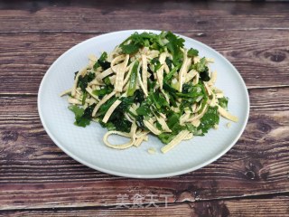 豆皮拌菠菜的做法步骤：9