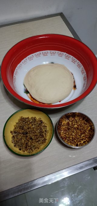 香菇粉丝包的做法步骤：2