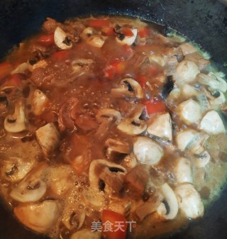 蘑菇胡萝卜酱香肉的做法步骤：12