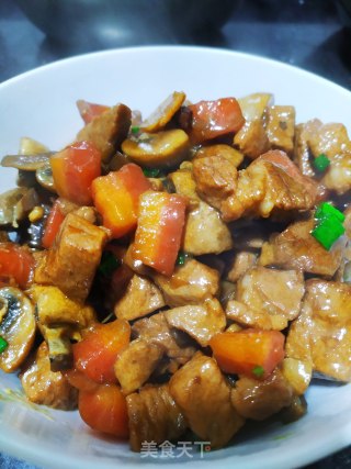 蘑菇胡萝卜酱香肉的做法步骤：15