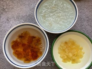 桃胶皂角米雪燕羹的做法步骤：2