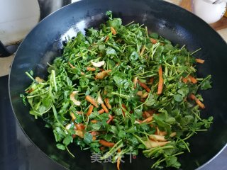 花草肉丝炒年糕的做法步骤：7