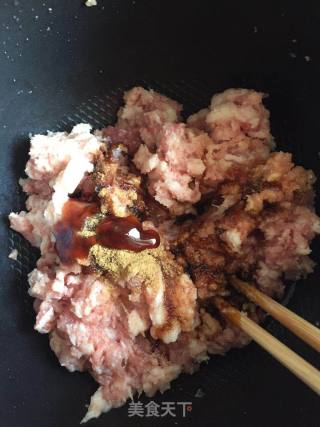 玉米饺子的做法步骤：2