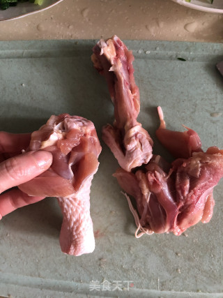 麻辣琵琶腿的做法步骤：1