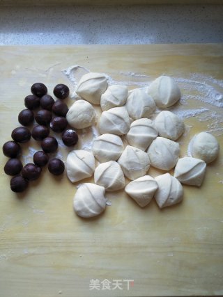 传统小吃枣泥饼一改良版的做法步骤：2