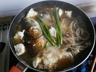 鱼头炖豆腐的做法步骤：7